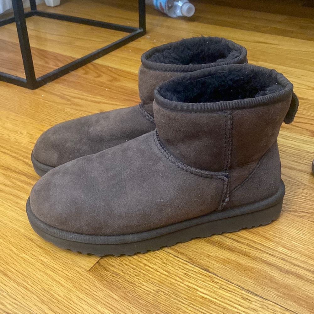 Mini Uggs size 6 brown